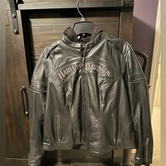 トップス GENUINE LEATHER HARLEY DAVIDSON Leather short vest HARLEY DAVIDSON Black size S